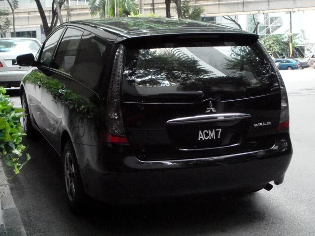 ACM7-WaldMitsubishiGrandis.jpg