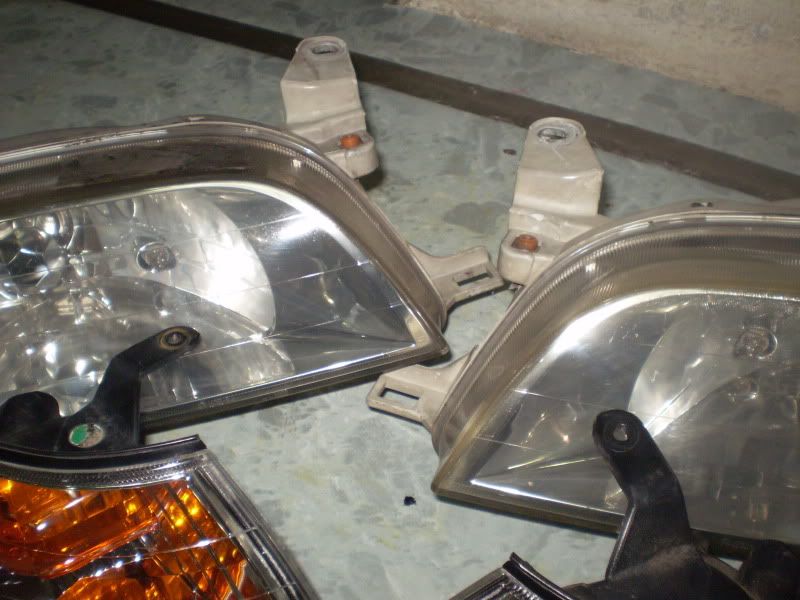 AE100Headlamp1.jpg