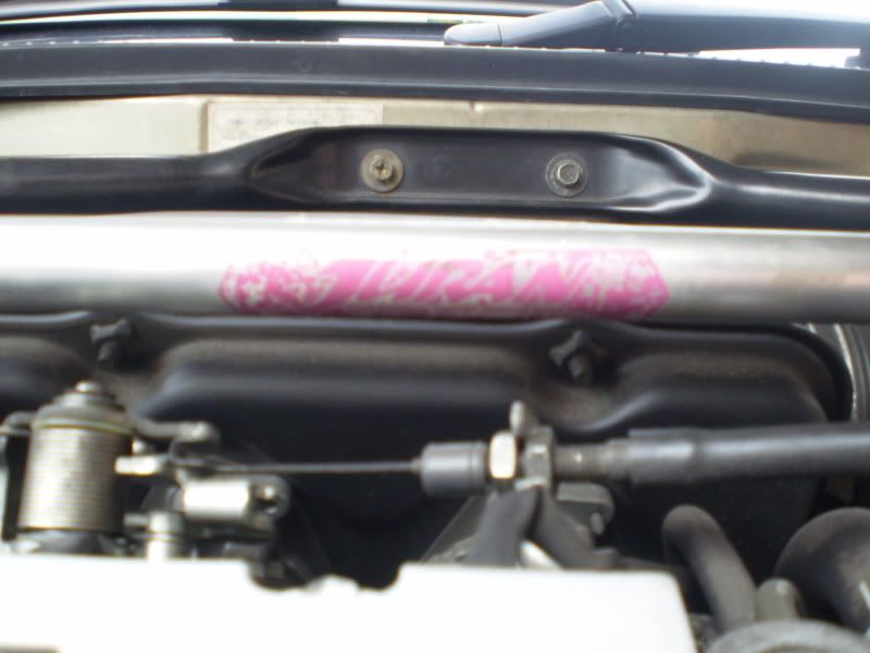 AE100JuranStrutBar1.jpg