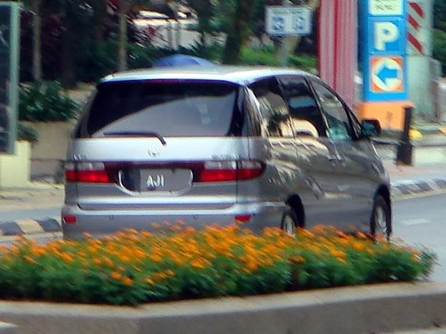 AJ1-ToyotaEstima.jpg