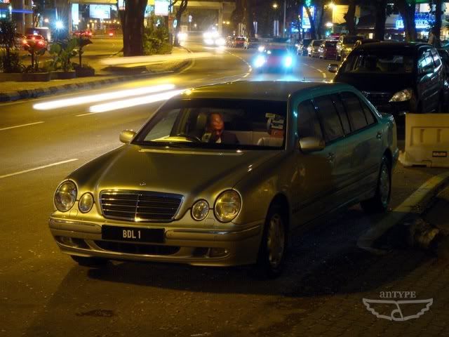 BDL1-MercedesE-Classlimousine.jpg
