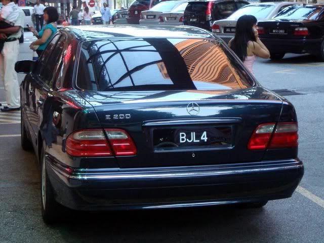 BJL4-MercedesE200.jpg