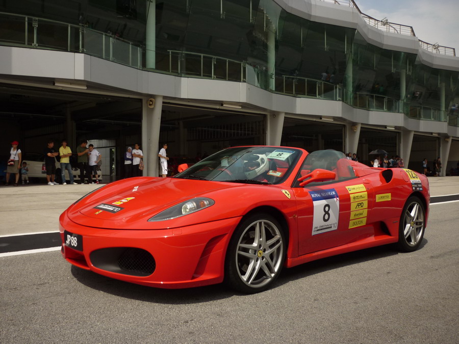 ferrari034_resize.jpg