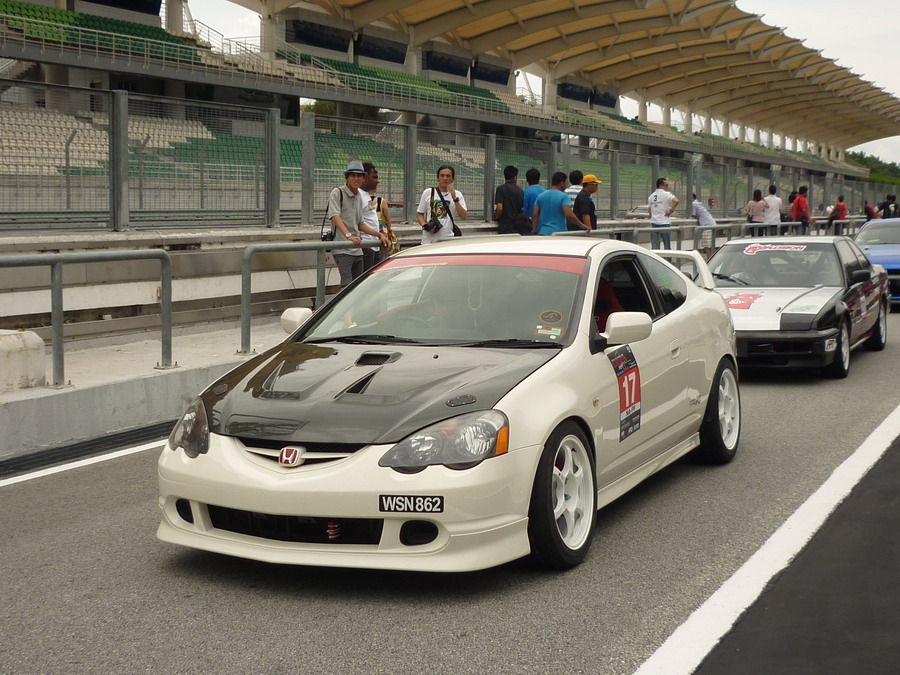 integra004_resize.jpg