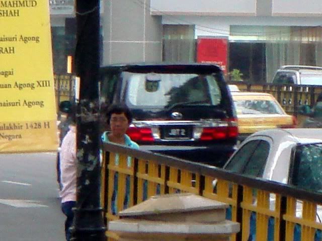 JBT2-ToyotaAlphard.jpg