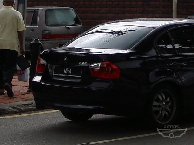 NP4-BMW320i.jpg
