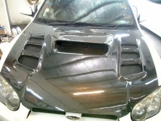SubaruV8VarisstyleCFhood2.jpg