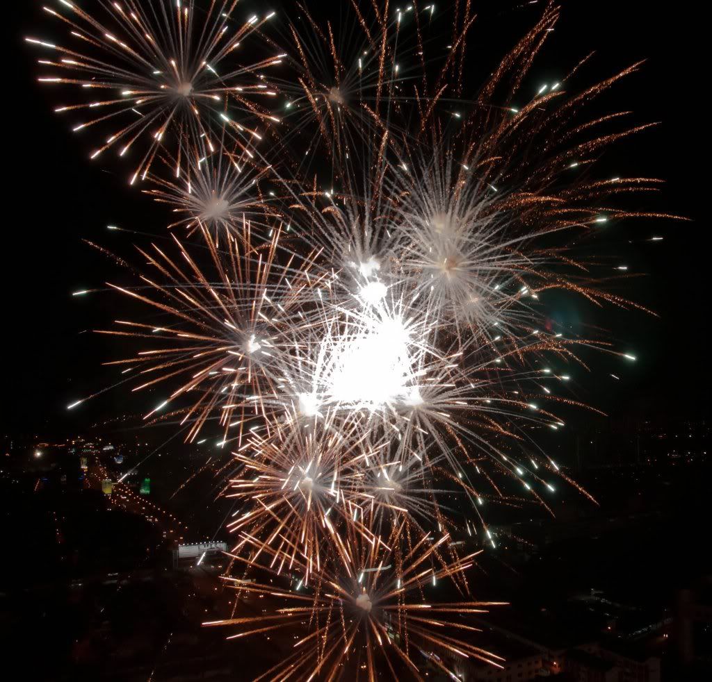 TropicsFirework3.jpg