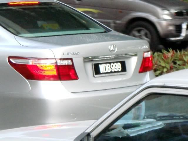 WDB999-LexusLS.jpg