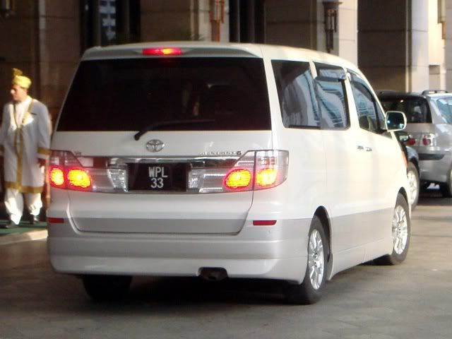 WPL33-ToyotaAlphard.jpg